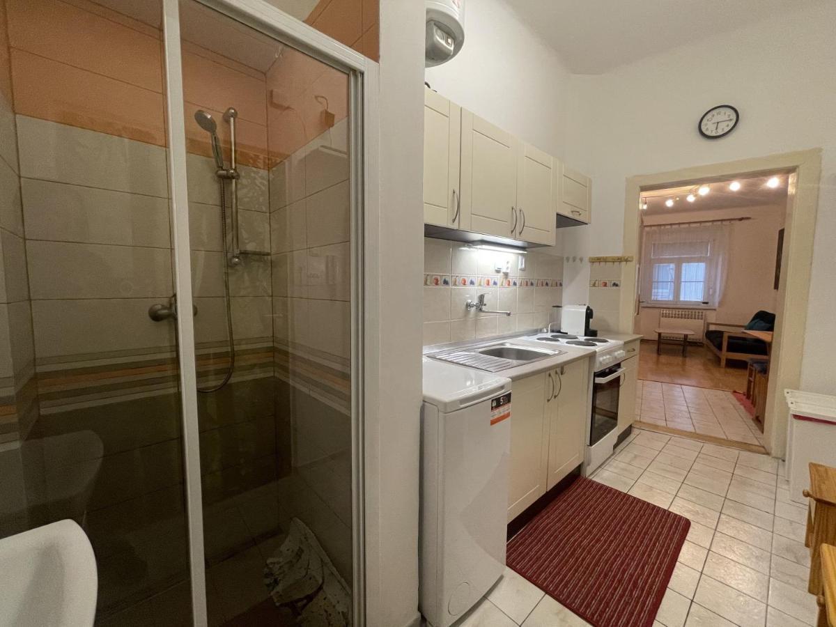Orient Express Istanbul By Zazi Apartment Bratislava Bagian luar foto