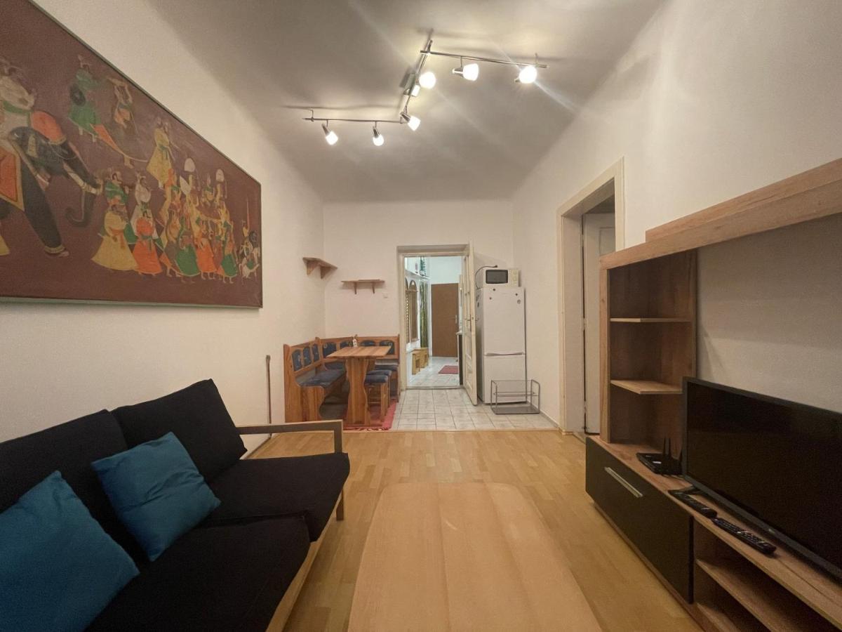 Orient Express Istanbul By Zazi Apartment Bratislava Bagian luar foto