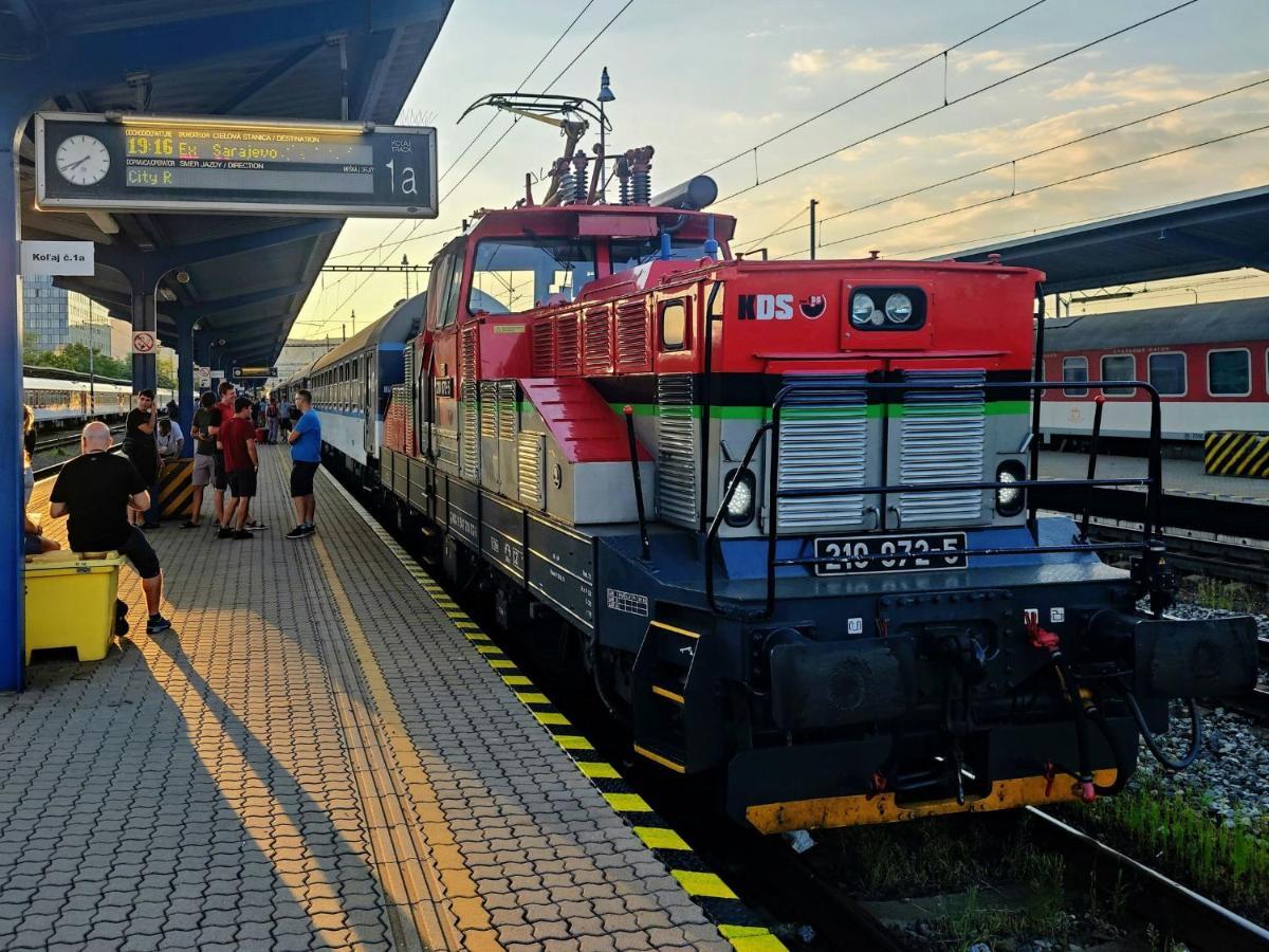 Orient Express Istanbul By Zazi Apartment Bratislava Bagian luar foto