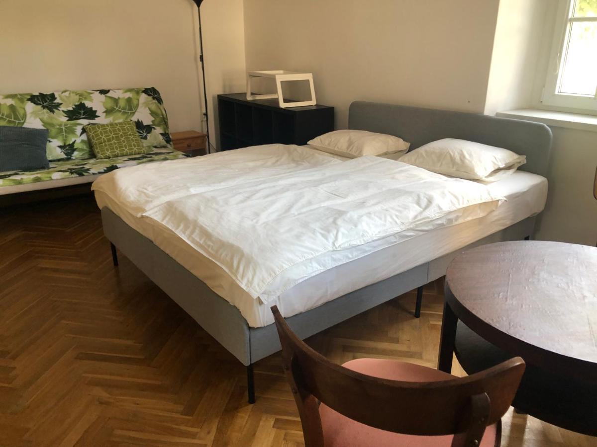 Orient Express Istanbul By Zazi Apartment Bratislava Bagian luar foto