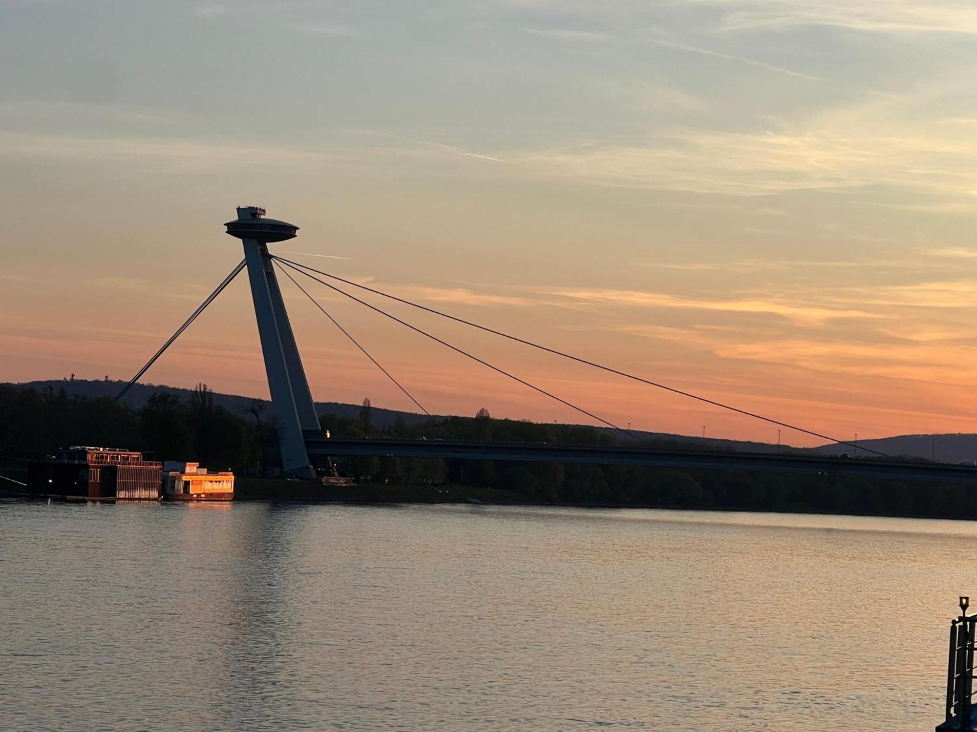 Orient Express Istanbul By Zazi Apartment Bratislava Bagian luar foto